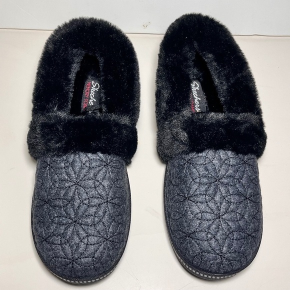 Skechers Bright Blossom Cozy Campfire Floral Quilted Slippers - Picture 2 of 9